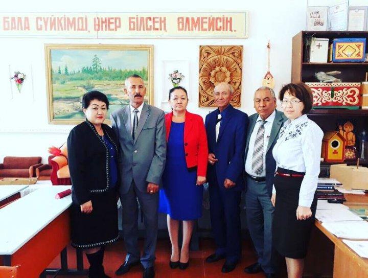 ''Болашаққа бағдар : рухани жаңғыру '' аясында '' Тұғыры биік Таласым '' атты ардагер - ұстаздармен кездесу