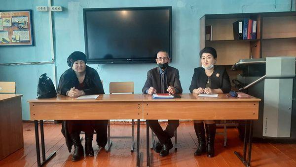 «Бала тәрбиесіндегі ата - ананың рөлі» тақырыбында ата - аналар жиналысы талапқа сай өткізілді .